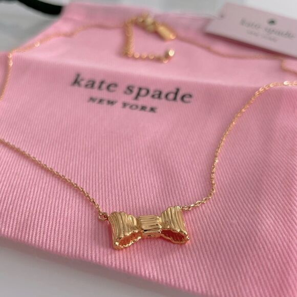 NWT Kate Spade All Wrapped Up Mini Pendant Necklace - Picture 3 of 7